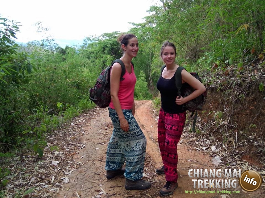 Natalie & friend | Chiang Mai Trekking | Le meilleur trekking &agrave; Chiang Mai avec Piroon Nantaya